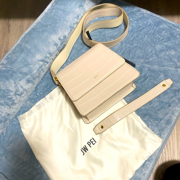 JW PEI Women FAE top handle crossbody - Picture 1 of 9